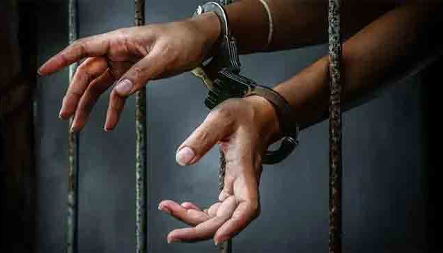 Nashik Crime : स्टॉक मार्केटींगमध्ये जादा परताव्याचे आमिष दाखवत साठ लाखांची फसवणूक, दोघे जेरबंद