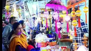 खरेदीची लाट अन् दिवाळीची धूम