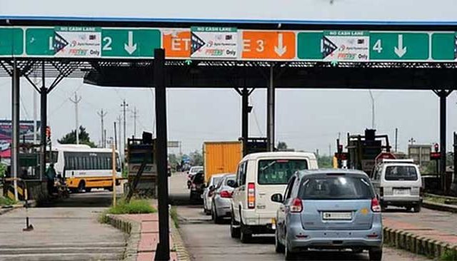 ‘गलिच्छ शौचालयाची तक्रार करा आणि FASTag मध्ये ₹१,००० रिचार्ज मिळवा’