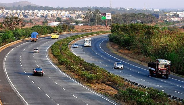 पाऊस थांबल्यानंतर तीन महिन्यांनी मुंबई-गोवा महामार्गाचे काम पूर्ण होईल