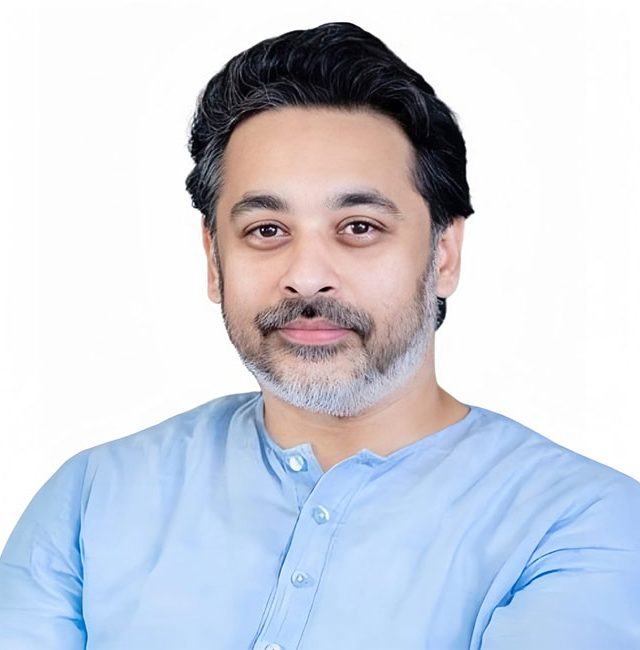 'गुन्ह्यांची माहिती लपवणाऱ्या किशोरी पेडणेकरांची उमेदवारी रद्द करा'