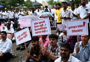 ओला, उबर चालकांचे आझाद मैदानात आंदोलन