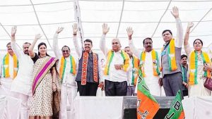 नवनीत राणांनी व्यक्त केली खासदार होण्याची इच्छा, मुख्यमंत्र्यांनी दिलं हे उत्तर