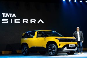Tata Sierra Launch: १९९१ नंतर भारतात टाटा सिएराचे जोरदार 'पुनरागमन' 'ही' असेल किंमत, नव्या अंदाजात मिड प्रिमियम एसयुव्ही सेगमेंटमध्ये लाँच