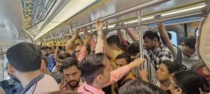 मेट्रो १' तात्पुरती विस्कळीत; प्रवाशांची तारांबळ