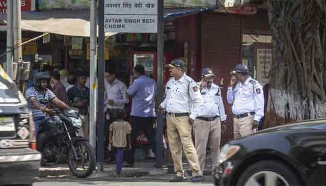 मुलुंड पूर्व आणि पश्चिममधील नाने पाडा नाल्यावरील पुलांची पुनर्बांधणी