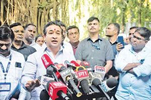 बुरखा घालून १४ वेळा मतदान करण्याला आक्षेप नाही ?