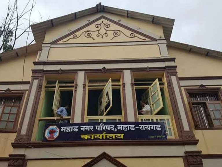 रायगड जिल्ह्यात  नगरसेवक पदांसाठी ९०० उमेदवारी अर्ज