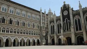मुंबईतील प्रसिद्ध महाविद्यालयात खळबळ; गेस्ट स्पीकरवर विद्यार्थिनींचे गैरवर्तनाचे आरोप