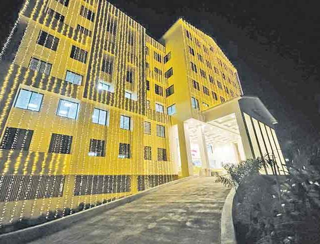 जिल्हा परिषदेचे आधुनिक प्रशासनिक केंद्र