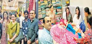 तेंडुलकरच्या घरी लगीनघाई? सारा-अंजलीची शॉपिंगला सुरुवात...