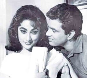 आखिरी गीत मोहब्बतका सुना लूं तो चलूं