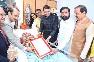 ज्येष्ठ शिल्पकार राम सुतार यांना ‘महाराष्ट्र भूषण २०२४’ पुरस्कार प्रदान