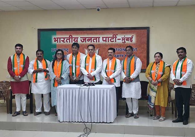 घाटकोपरमधील संजय भालेराव आणि डॉ अर्चना भालेराव यांचा उबाठाला 'जय महाराष्ट्र'