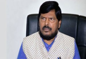 'अतिरेक्यांना पोसणाऱ्या पाकिस्तानशी मैत्री होणार नाही'