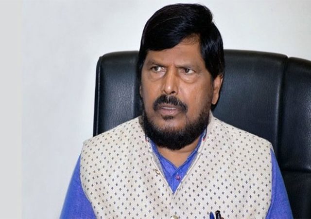 'अतिरेक्यांना पोसणाऱ्या पाकिस्तानशी मैत्री होणार नाही'