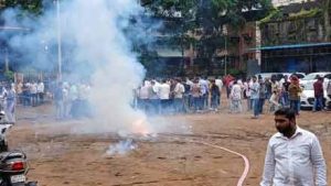शिवसेनेचा फटाके फोडून जल्लोष