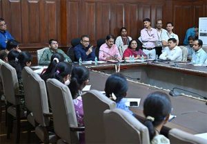 प्रशिक्षणाला अनुपस्थित कर्मचाऱ्यांवर फौजदारी गुन्हा नोंदवण्यावर निवडणूक विभाग ठाम
