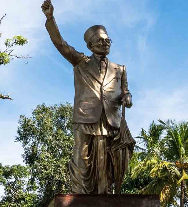 स्वातंत्र्यवीर विनायक दामोदर सावरकर यांच्या पुतळ्याचे अंदमान येथे अनावरण