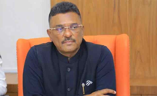 Pratap Sarnaik : रिक्षा-टॅक्सीचालकांना मराठी बंधनकारकच; परिवहन मंत्र्यांची ठाम भूमिका; आजच्या बैठकीत काय घडलं ?
