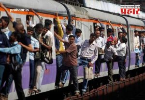 Mumbai Local Accident : शीव स्थानकाजवळ लोकलमधून ३ प्रवाशांचा तोल गेला अन् थेट रुळांवर फेकले गेले; २ जण गंभीर जखमी तर एक...