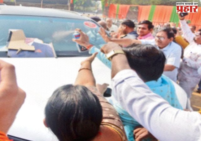 जुन्या-नव्याच्या वादात वाढले बंडखोर