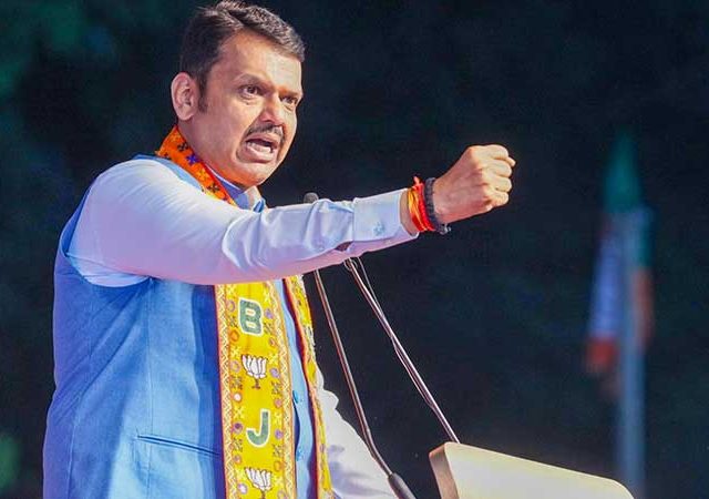 मुंबईत परिवर्तन कोणी केलं ? विकासकामं कोणी केली ?