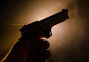 Ahilyanagar Crime : शिंदे गटाच्या नेत्यावर गोळीबार; नेम चुकल्याने थोडक्यात बचावले; जाणून घ्या नेमकं काय घडलं?