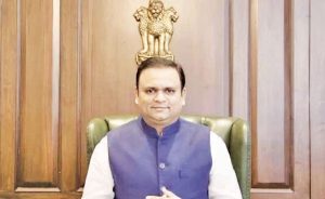 राहुल नार्वेकर यांना ‘क्लीनचिट’