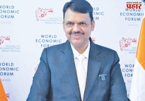जागतिक अर्थव्यवस्थेची माहितीही महत्वाची