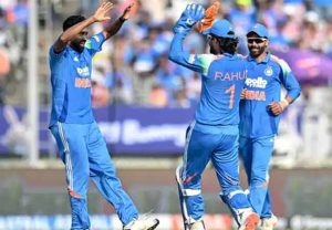 किवींच्या 'मिशेल-फिलिप्स'चा झंझावात; निर्णायक वन-डेमध्ये भारतासमोर हे लक्ष्य