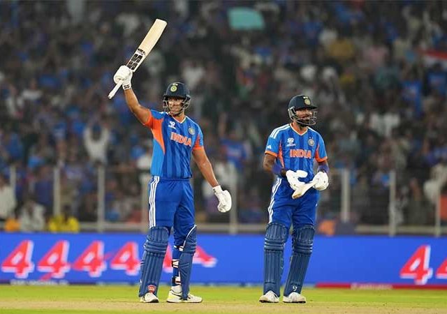 अहमदाबादमध्ये भारताचा विजयी चौकार