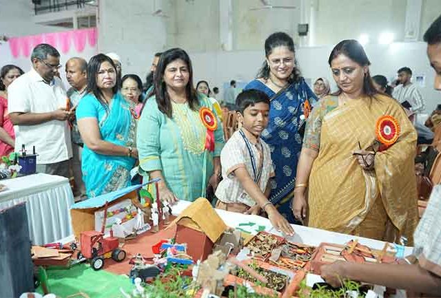 महापालिका शाळांमध्ये वर्षातून दोनदा भरवा विज्ञान प्रदर्शन