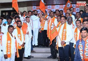 नांदेड जिल्ह्यातील देगलूर तालुक्यातील काँग्रेस पदाधिकाऱ्यांचा शिवसेनेत पक्षप्रवेश