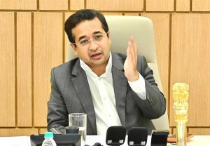 'जलवाहतूक क्षेत्रात जागतिक दर्जाच्या सुविधा निर्माण करणार'