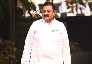 थकबाकीदार शेतकऱ्यांना दिलासा; सप्टेंबर २०२५ पर्यंतच्या कर्जाला मिळणार माफी!