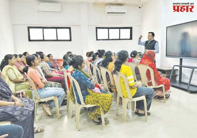 धारावीच्या कुंभारवाड्यातील महिलांना कौशल्य प्रशिक्षणातून नवी संधी