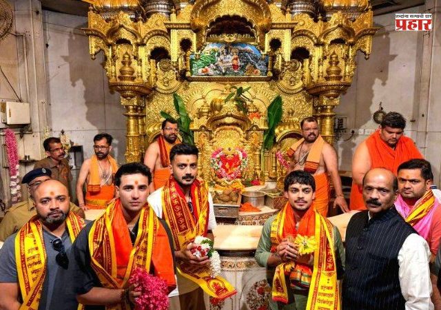 T20 World Cup 2026 : इंग्लंड विरुद्धच्या उपांत्य सामन्यापूर्वी खेळाडूंनी घेतला बाप्पाचा आशीर्वाद