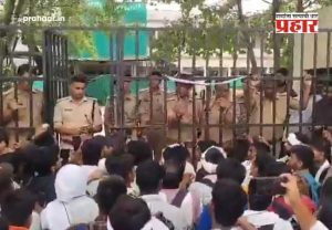 Kanpur Shocker : कानपूरमध्ये SSC-GD परीक्षेचा बोजवारा! एकाच केंद्रावर क्षमतेपेक्षा दुप्पट विद्यार्थ्यांची गर्दी; दोन्ही सत्रांतील परीक्षा रद्द