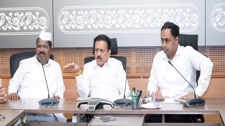 नाशिक रिंगरोड प्रकरण : शेतकऱ्यांना झालेल्या मारहाण प्रकरणाची दखल, चौकशी होणार; गिरीश महाजनांनी दिले आश्वासन