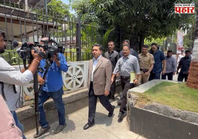 Nitesh Rane : इंधन बचतीसाठी मंत्री नितेश राणेंचा मंत्रालयापर्यंत पायी प्रवास