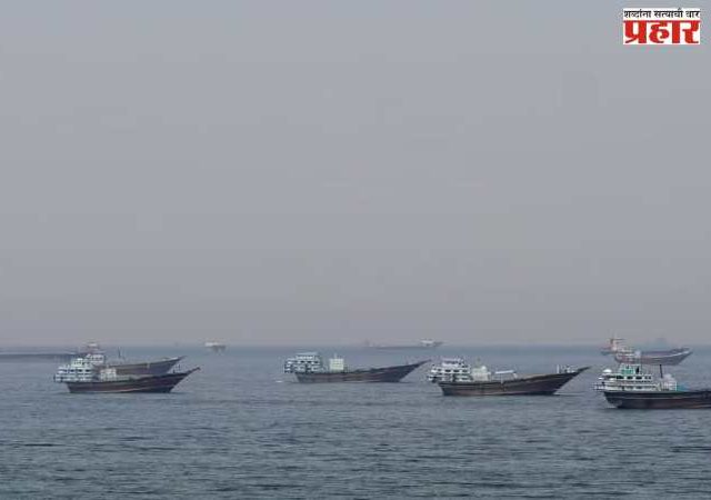 Oil Barrels : अमेरिकन नौदलाला चकवा देत इराणचे जहाज १.९ मिलियन बॅरल तेलासह यशस्वीपणे बाहेर