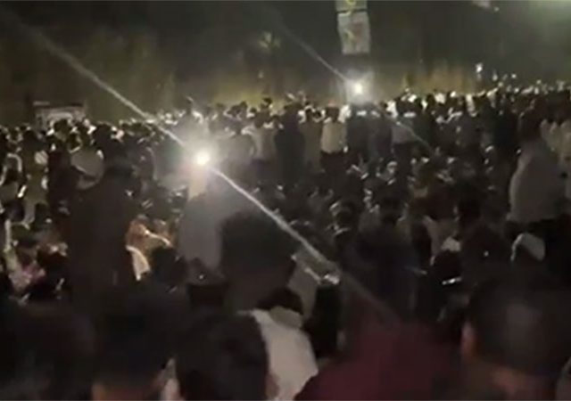 नसरापूरच्या ग्रामस्थांचे पुणे- सातारा महामार्गावर ठिय्या आंदोलन; बालिकेवर अत्याचार-खून प्रकरणाचे संतप्त पडसाद