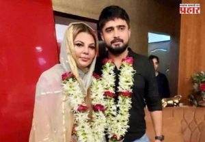 Rakhi Sawant : राखी सावंत झाली भावूक;