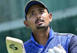CSK UPDATE : CSK मध्ये स्फोटक फलंदाजाची एन्ट्री, पण चाहते धोनीच्या प्रतीक्षेत