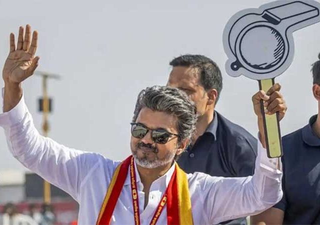 Thalapathy Vijay : विजय थलपती यांचा मुख्यमंत्रीपदाचा मार्ग मोकळा, राज्यपाल अर्लेकर यांच्याकडून सत्तास्थापनेचे निमंत्रण