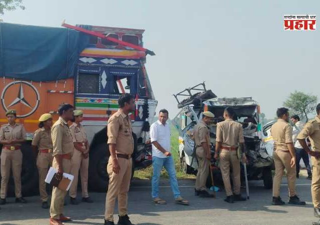 Uttar Pradesh Road Accident : उत्तर प्रदेशामध्ये ट्रक-मॅजिकच्या धडकेत १० जणांचा मृत्यू