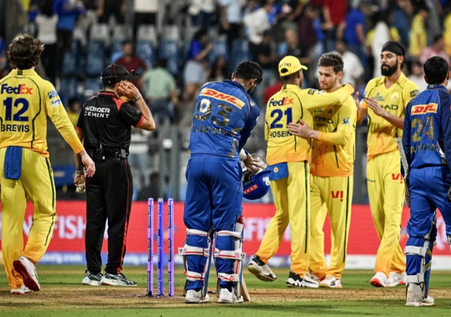 CSK VS MI : घरच्या मैदानावरील पराभावाचा बदला घेण्याची मुंबईला संधी, MI आणि CSK साठी 'करो-या-मरो'चा सामना