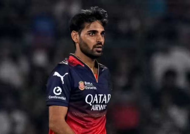 Bhuvneshwar kumar : आजच्या सामन्यात एका मोठ्या रेकॉर्डसाठी भुवनेश्वर कुमार सज्ज