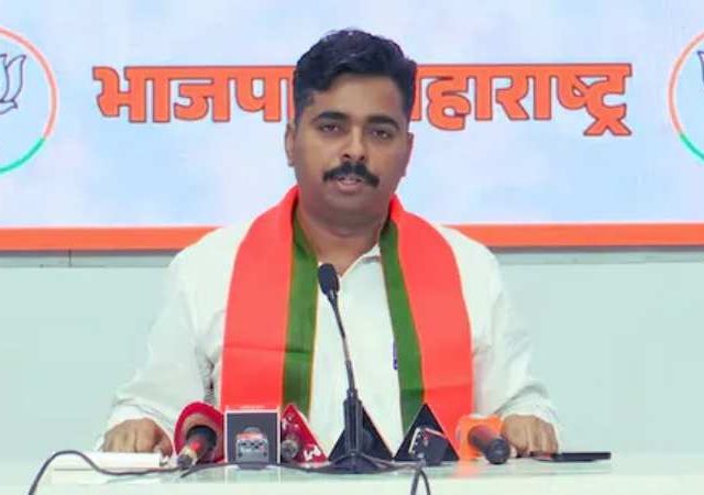 Navnath Ban : पंतप्रधानांना सल्ले देण्यापेक्षा आधी पक्षाच्या इंजिनाची दिशा बघा